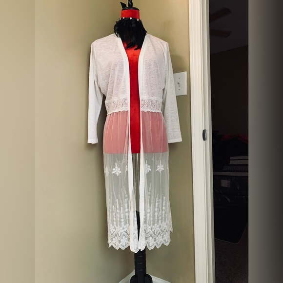 ALMOST FAMOUS WHITE LACE EMBELLISHED CARDIGAN - Picture 9 of 11